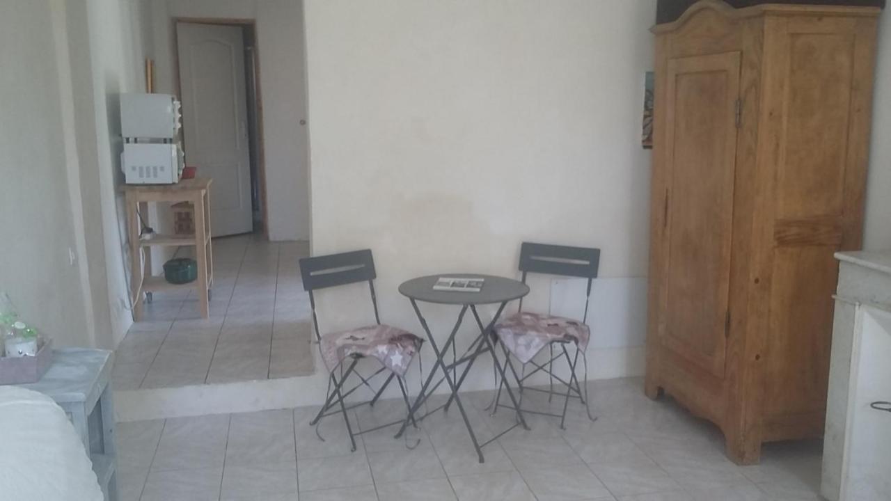 Appartement Dans Hameau Provencal ألّاوش المظهر الخارجي الصورة